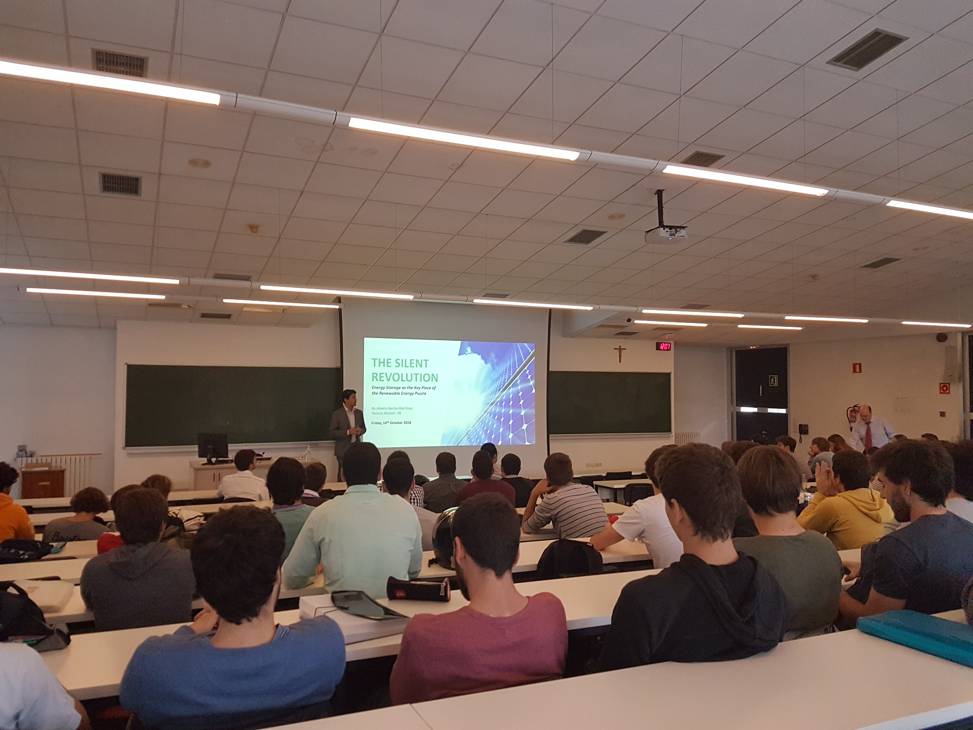 SREnergy Managing Director speaks at the University of Navarra Europe Leading Engineering School